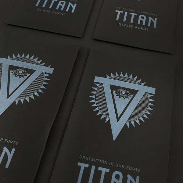 Захисне скло Антишпигун TITAN Agent для Iphone 13 / 13 Pro / 14 / 16e / 17e Black 85071